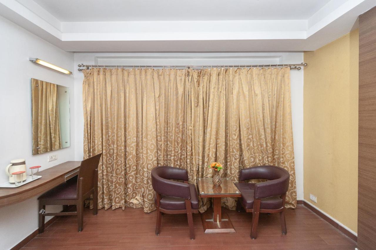 Oyo 19674 Apoorva'S Guest House เชนไน ภายนอก รูปภาพ